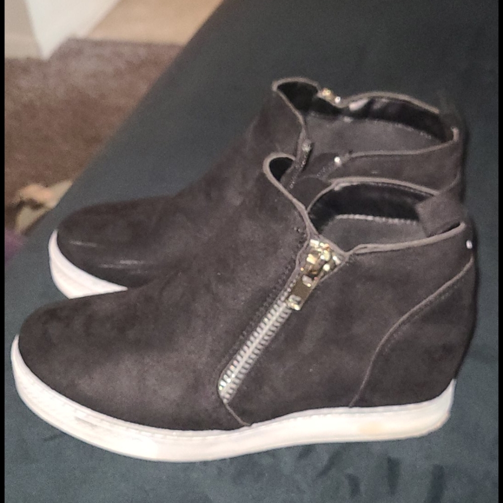 Wedge gymshoes